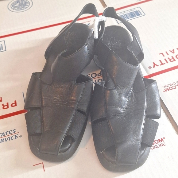 A2 BY AEROSOLES BLACK SANDLES SIZE 7 - Picture 1 of 8